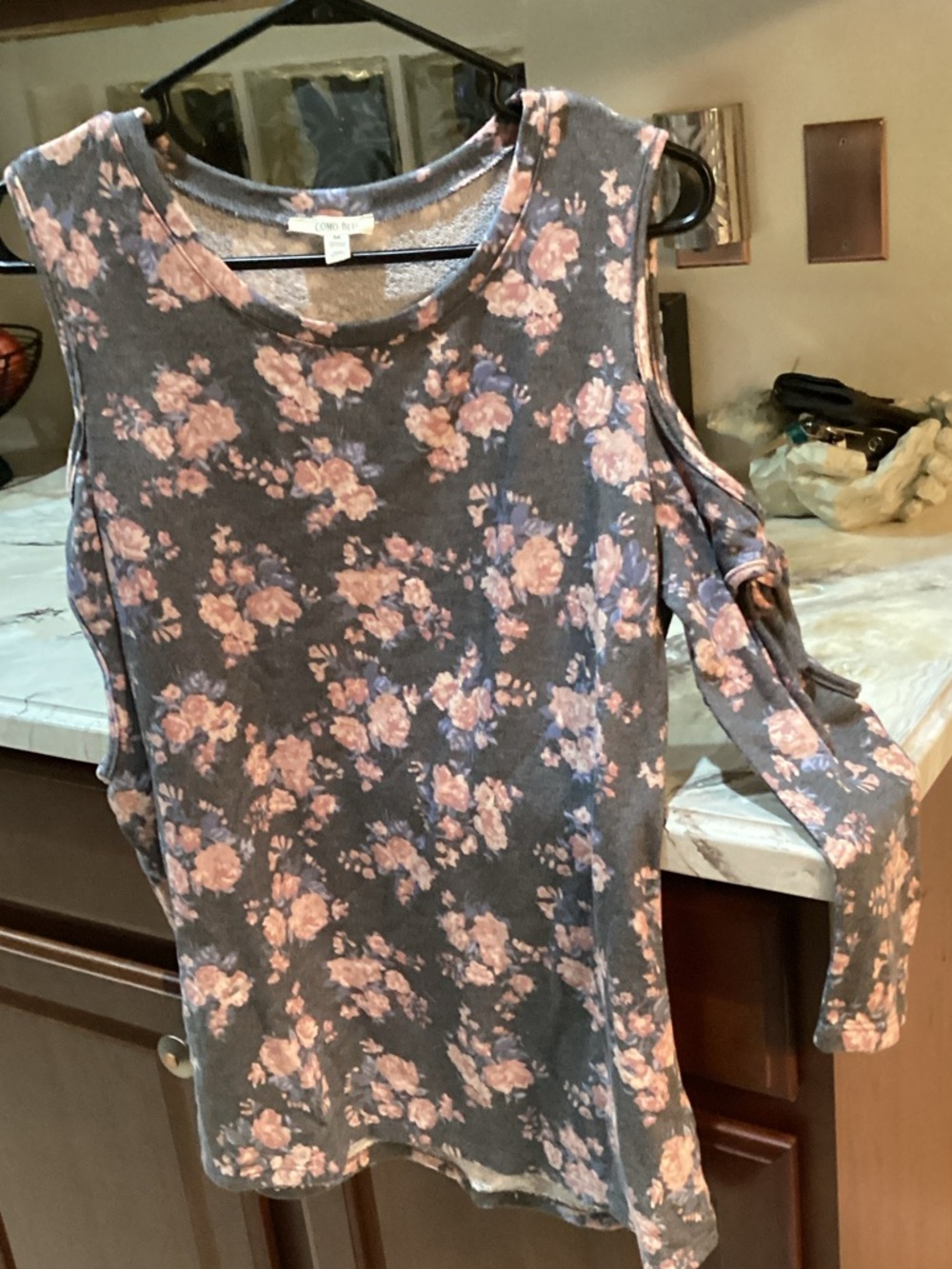 Cold-Shoulder Floral Tank Top in Gray and Pink